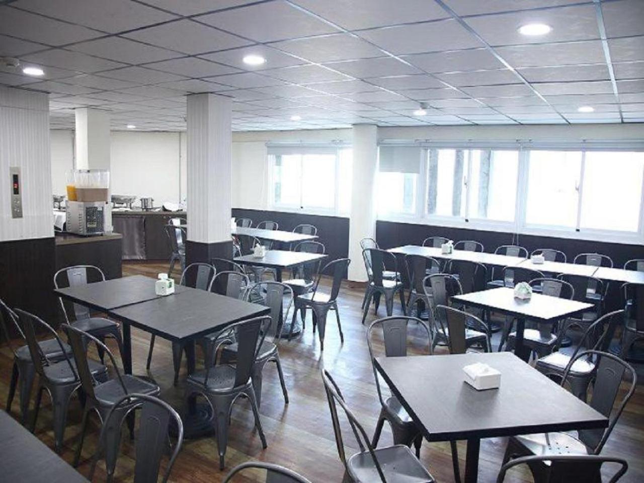 洋洲大飯店 Yangzhou Hotel T'ai-tung Buitenkant foto